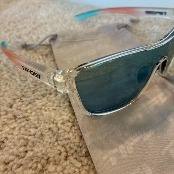 NWOT Tifosi Sizzle Avant Clear Frame - Smoke Tint with Blue Mirror Sunglasses main image 10